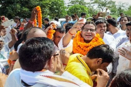 Prashant Kishor being welcomed by supporters during Jan Suraj Padyatra